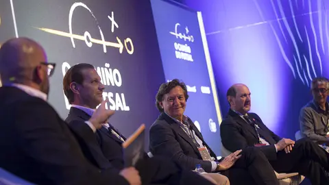 El Congreso Internacional de Futsal se celebra en Santiago de Compostela, el 1 y 2 de julio, con la presencia de profesionales deportivos de primer nivel.