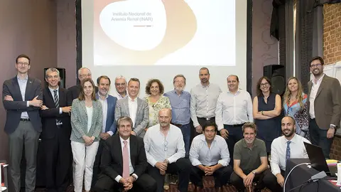 El primer encuentro de INAR, celebrado el 1 de junio, ha concentrado a nefrólogos, cardiólogos, médicos de medicina interna, geriatras y atención primaria, entre otros, para poner en común ideas y actividades con el fin de mejorar la calidad de vida de los pacientes con anemia renal.