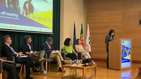 La conselleira de Promoción del Empleo e Igualdad, María Jesús Lorenzana, participó hoy en Matosinhos en la presentación del Plan de Actividades 2022-2023 del espacio Eures Transfronterizo Galicia-Norte de Portugal.