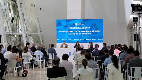La conselleira de Medio Ambiente, Territorio y Vivienda mantuvo hoy un encuentro en el Gaiás con representantes municipales y del tejido empresarial para presentar la iniciativa.
