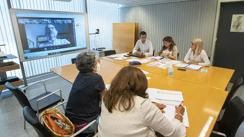 A directora xeral de Reforma e Planificación Sanitaria, Estrella López-Pardo, mantivo unha reunión cos Xefes de servizo e directores de Atención Primaria.