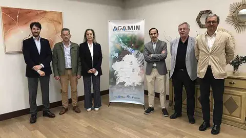 Miembros de la asemblea de Agamin.