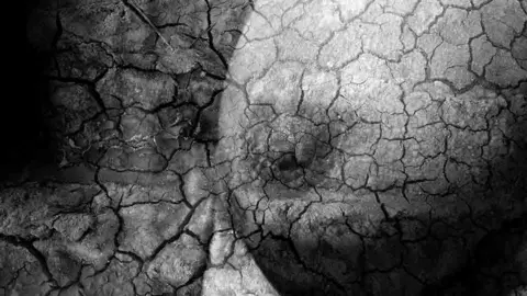 EL HOSPITAL HM LA ESPERANZA ALBERGA UNA EXPOSICIÓN ITINERANTE DE FOTOGRAFÍAS CON MOTIVO DEL MES DE SENSIBILIZACIÓN DEL CÁNCER DE MAMA