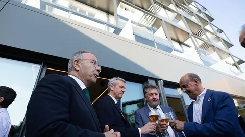 El presidente de la Xunta asistió al acto de reinauguración del Hotel Peregrino luego del final de los trabajos de reforma integral de las instalaciones.