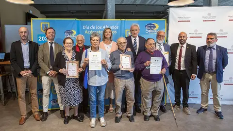 A conselleira de Política Social e Xuventude, Fabiola García, participa na clausura do acto en conmemoración do Día dos avós organizado por Mensajeros de la Paz.