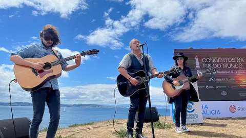 Conciertos da Fin do Mundo es un ciclo de conciertos concebido como una experiencia musical y turística diferente en el marco de la celebración del Xacobeo.