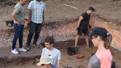 Os estudos permitirán determinar se o xacemento das Gándaras de Budiño é o máis antigo de Galicia.