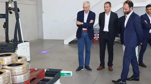 El vicepresidente primero y conselleiro de Economía, Industria e Innovación, Francisco Conde, informó de estos apoyos en Puerto del Moje (Nigrán)-a los que se destinan 1,5 millones de euros- durante una visita a la empresa IATECC, especializada en el desarrollo de soluciones para la automatización y digitalización de procesos logísticos.