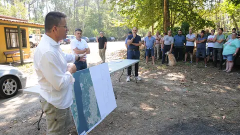 O conselleiro do Medio Rural visitou hoxe a zona na que se situará o futuro polígono agroforestal de Castrelo de Miño, orientado ao cultivo de viñedo para a DO Ribeiro.