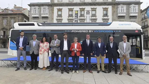 La conselleira del Mar participó en el acto de presentación de la experiencia piloto de un autobús propulsado por hidrógeno en el marco de la estrategia A Coruña Green Port.