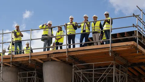 O presidente da Xunta, Alfonso Rueda, acompañado pola conselleira de Infraestruturas e Mobilidade, Ethel Vázquez, visita as obras da Vía de Altas Prestacións (VAP) Tui – A Guarda. ARCHIVO.