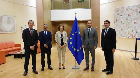 La conselleira de Medio Ambiente, Territorio y Vivienda y sus homólogos autonómicos se entrevistaron hoy con el comisario europeo Virginijus Sinkevincius.