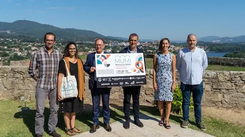 De esquerda a dereita, João Silva, Diana Ferreira, Jose Manuel Carpinteira, Enrique Cabaleiro González,  Ana Laura Iglesias e Luis Ulloa.