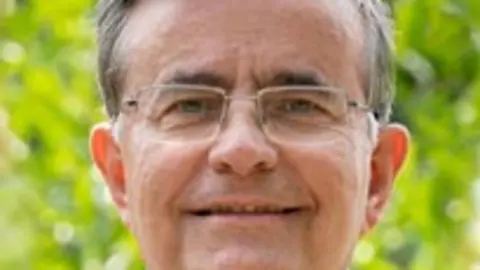 José Luis Illueca es profesor de Análisis de Situaciones de Negocio en el IESE Business School,