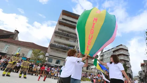 Los globos de San Miguel desafían el viento. ARCHIVO DL-G.