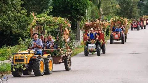 -	"A colleita" é un evento onde a veciñanza participa unida para amosar que Sela é unha parroquia singular.