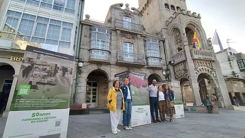 A mostra, composta por imaxes do fotógrafo Míchelo Toro, pode visitarse ata o 17 de outubro na praza Arquitecto Antonio Palacios.