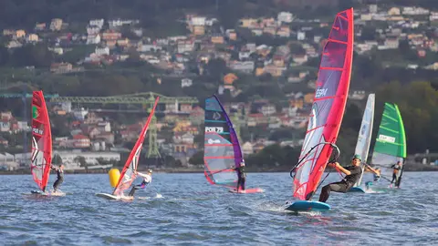 2022-10-29 Tomás Vieito entrando de vencedor en la única manga (Foto Pedro Seoane)
