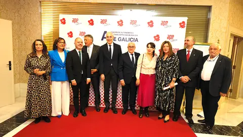 El vicepresidente primero y conselleiro de Economía, Industria e Innovación, Francisco Conde, y la conselleira de Promoción del Empleo e Igualdad, María Jesús Lorenzana, participaron en Sanxenxo en el XII Congreso de las personas trabajadoras autónomas, organizado por APE Galicia.