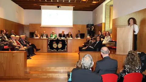 No seu discurso resaltou a importancia de considerar o medio ambiente na toma de decisións económicas, cuxo obxectivo debe ser “o benestar da cidadanía”.