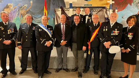 El presidente del MRCYB José Luis Álvarez con algunas de las autoridades asistentes al evento.