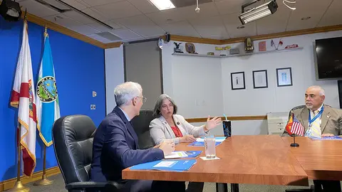 El vicepresidente primero y conselleiro de Economía, Industria e Innovación, Francisco Conde, se reunió esta tarde con la alcaldesa de Miami-Dade, Daniella Levine Cava.