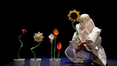 El 16 de diciembre comienza la Navidad ‘en el Gaiás' con el encendido de las luces y la apertura del ‘Bosque de papel', una instalación que nos traslada al interior de un bosque invernal habitado por zorros, conejos, pájaros y flores.