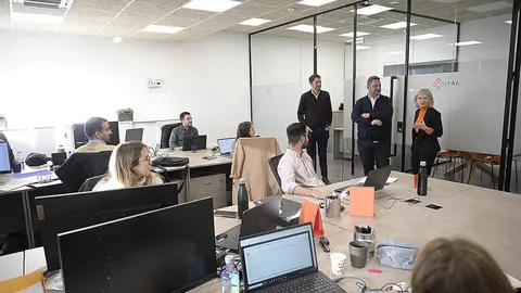 A secretaria xeral de Apoio ao Emprego, Traballo Autónomo e Economía Social, Covadonga Toca, visitou hoxe en Culleredo a compañía Citanias Obras y Servicios.