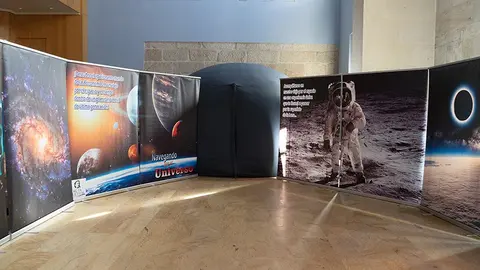 Interior dun moderno planetario móbil.