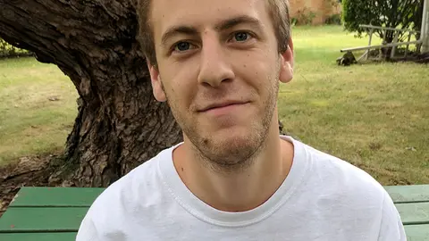 O tradutor estadounidense Jacob Rogers.