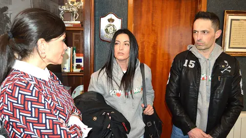 Verónica Presa e Luis Argüelles, Campións Galegos de Arco Composto coa alcaldesa de Mos.