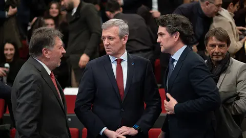 El presidente de la Xunta asistió al décimo aniversario de la multinacional hoteleao Hotusa en Chantada.