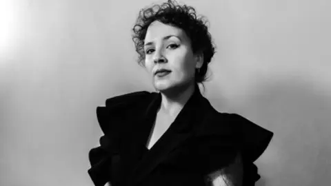 La artista Madalena Gamalho.