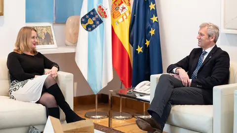 El presidente del Gobierno gallego recibió a la embajadora de la República de Polonia en España, Anna Sroka.