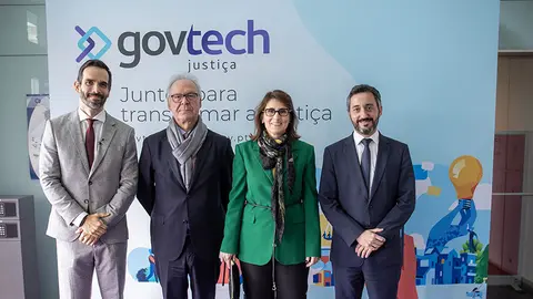 Ministro da Justiça, Catarina Sarmento e Castro, com os Secretário de Estado Jorge Alves Costa, Pedro Tavares e Eduardo Pinheiro, na apresentação do GovTech, Lisboa.
