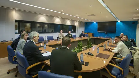 O vicepresidente primeiro e conselleiro de Economía, Industria e Innovación, Francisco Conde, reuniuse co comité de empresa de Ferroatlántica Sabón.