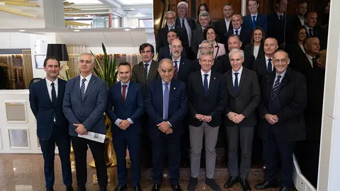 O titular do Goberno galego participou na reunión do comité executivo de Navalia.