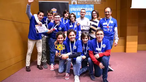 Equipo multidisciplinar de alumnos de primero y segundo de ESO, bajo el nombre de Montecastelo BOT.
