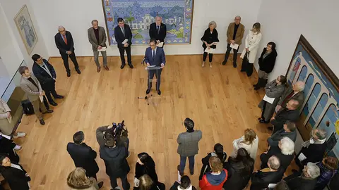 El conselleiro de Cultura participa en la inauguración de la muestra A nosa arte. Colección do Parlamento de Galicia, organizada por la Cámara autonómica, la Xunta y Afundación.