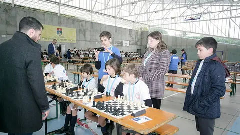 Más de 200 estudiantes de centros educativos vigueses tomaron cita en el certamen ajedrecístico.