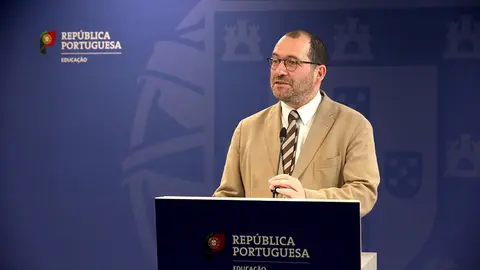 Ministro da Educação, João Costa, em conferência de impresa no âmbito da aprovação do decreto-lei que estabelece o novo regime de gestão e recrutamento do pessoal docente, Lisboa.