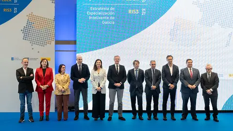 O titular do Executivo galego, Alfonso Rueda, clausura a xornada de presentación do Programa Operativo Feder Galicia e da RIS3 Galicia para o período 2021-2027, cuxa apertura correu a cargo do vicepresidente primeiro e conselleiro de Economía, Industria e Innovación, Francisco Conde, e na que tamén particiou o conselleiro de Facenda e Administración pública, Miguel Corgos. Edificio Fontán.