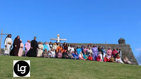 Todo el equipo de organizadores y actores y figurantes del Vía Crucis viviente de Salvaterra de Miño.