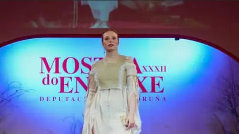 O primeiro Look de Santiago Iglesias e Sofía Sánchez.