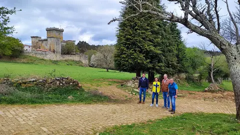 La conselleira de Medio Ambiente, Territorio e Vivenda y el delegado territorial en Lugo hicieron un recorrido por la senda del río Pambre. ARCHIVO DL-G.