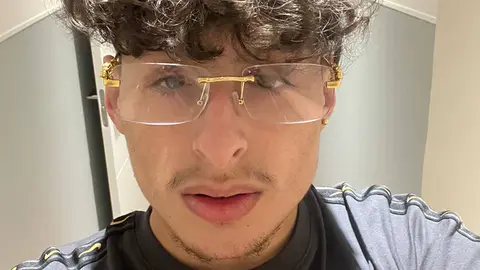 Blessmon es un joven cantante cubano/español que comenzó su carrera en 2016.