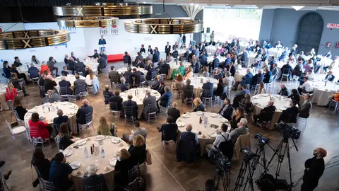 El presidente de la Xunta participó en el Foro La Región con la conferencia 'Toca hablar de Ourense'.