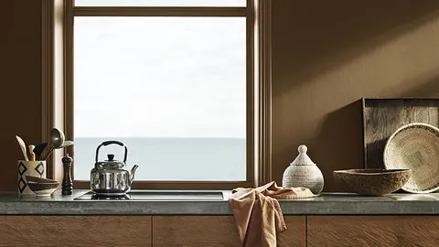 Una excepcional fórmula que permite eliminar las manchas domésticas más comunes manteniendo un exclusivo acabado mate.