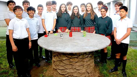 Los tres equipos y los minisatélites.