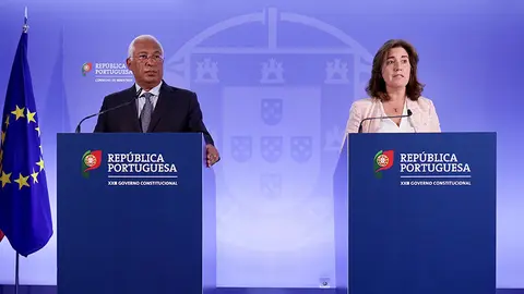 Primeiro-Ministro António Costa e Ministra do Trabalho, Solidariedade e Segurança Social, Ana Mendes Godinho, na conferência de imprensa do Conselho de Ministros extraordinário, Lisboa.